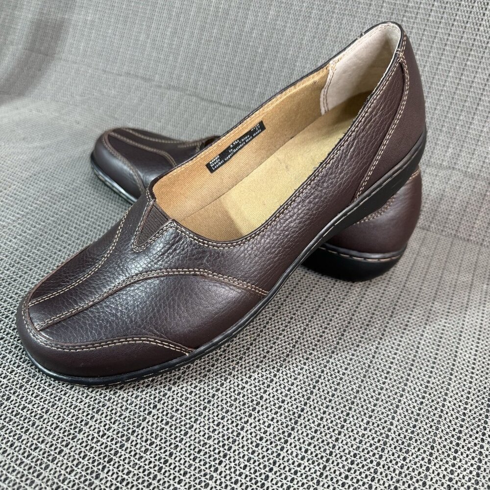 Clarks 84669 Woman’s 8.5 Brown Pebbled Leather Slip-On Casual Cushioned Loafer - Picture 2 of 10